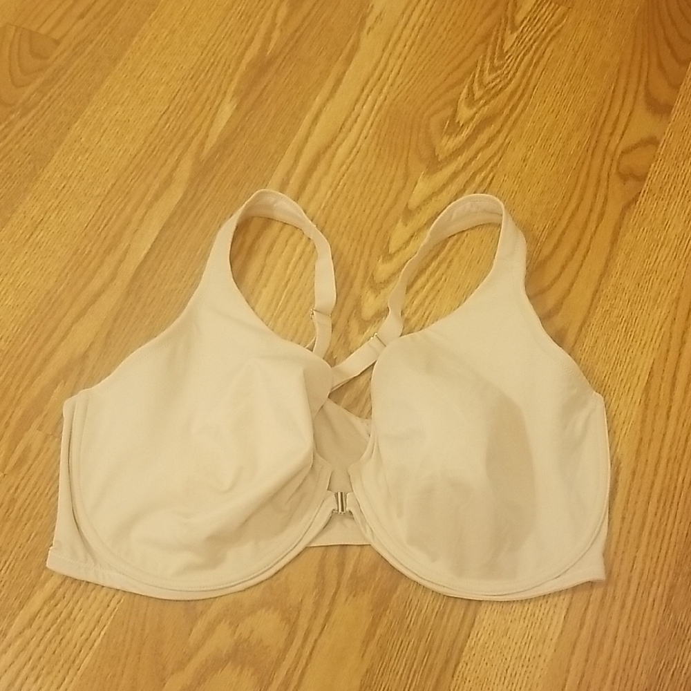 Like New! Delimira Women's Cream Bra 44F